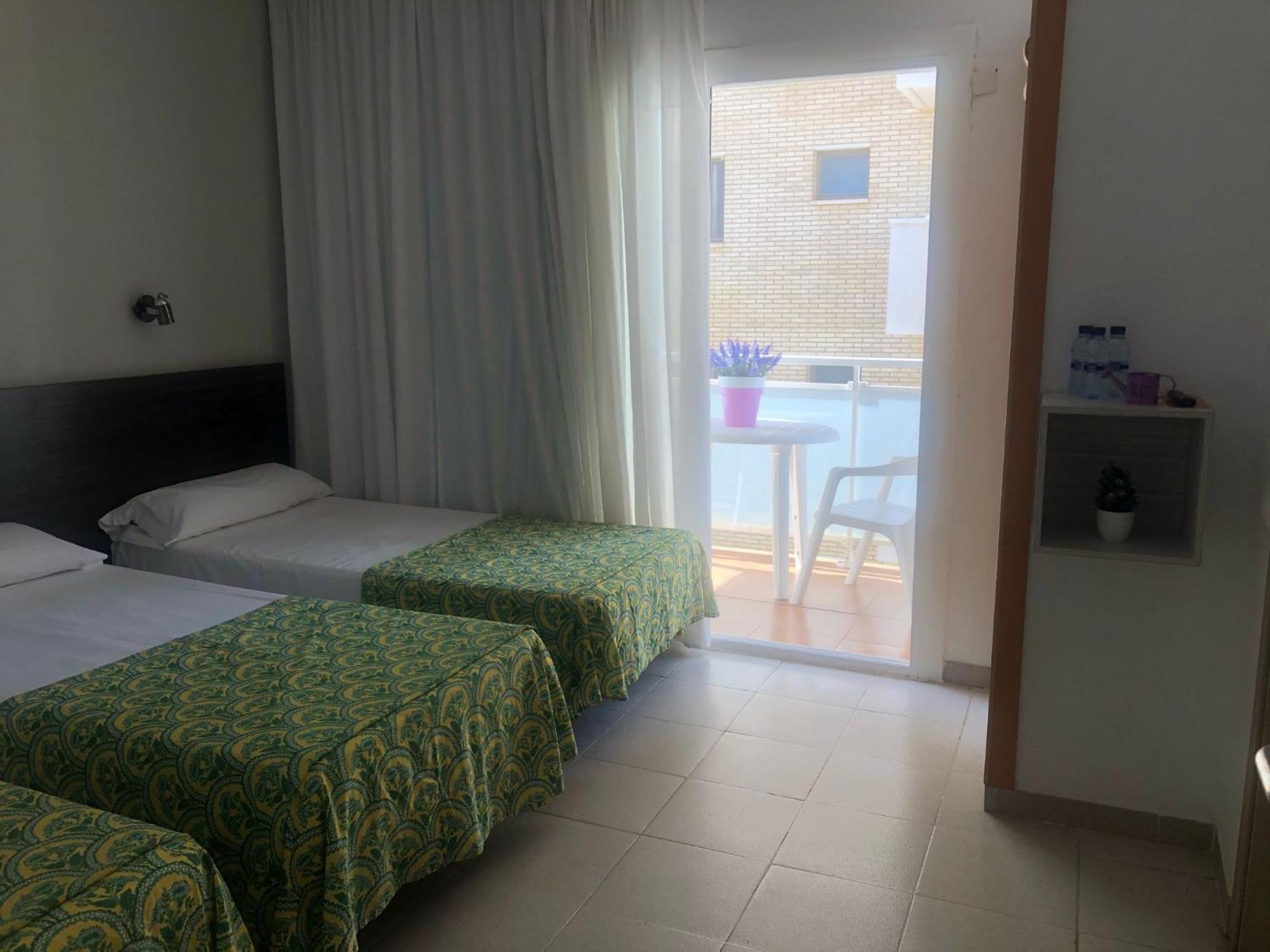 Hostal Tahiti Rs Hotell Salou Exteriör bild